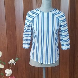 SALE! 🤗H&M Blue and White Top